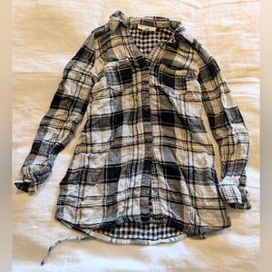 Motherhood Maternity Cozy Black and White Plaid Sweater - XS